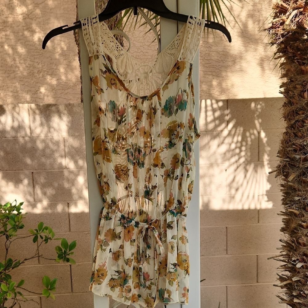 Rue21 Womens Small Sheer Floral Lace Camisole